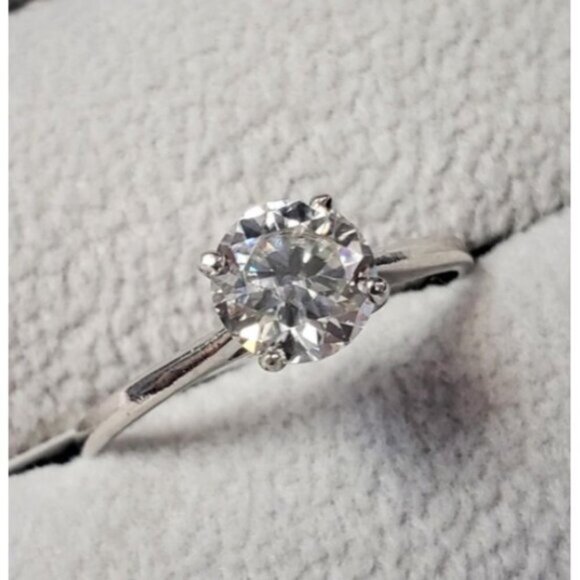Engagement Ring 10 KT White Gold &Round Moissanite - Picture 1 of 5